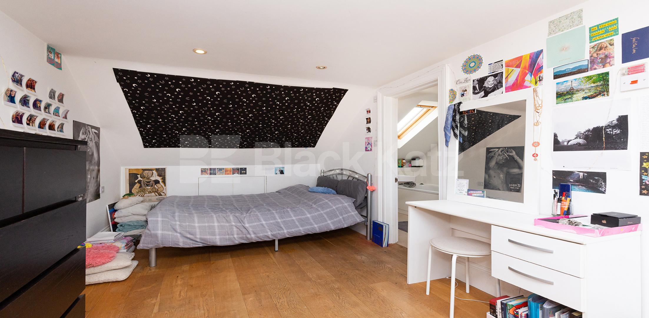 			GOOD FOR 3 SHARERS!, 3 Bedroom, 1 bath, 1 reception Apartment			 Imperial Road, WOOD GREEN / BOUNDS GREEN